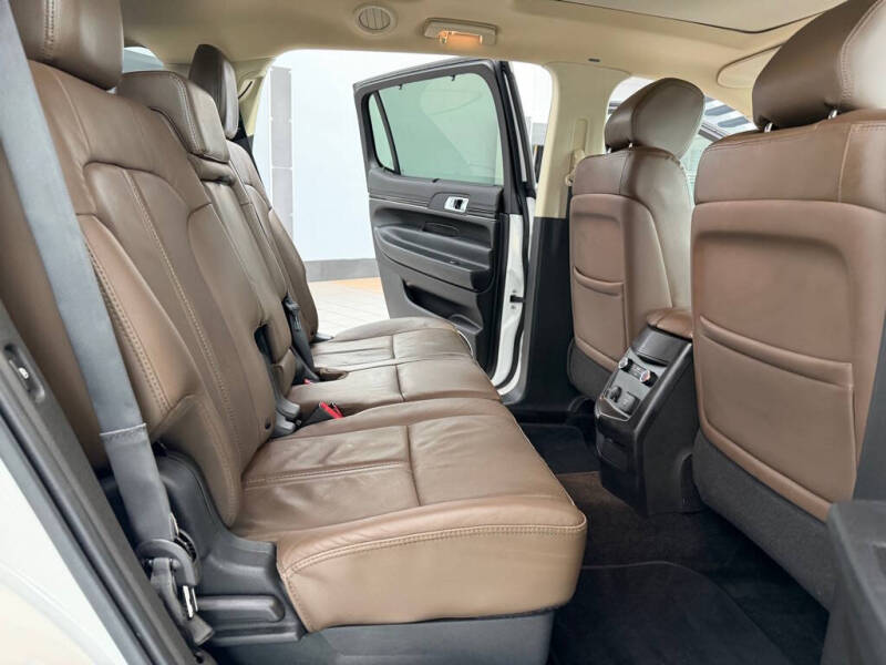 2014 Lincoln MKT
