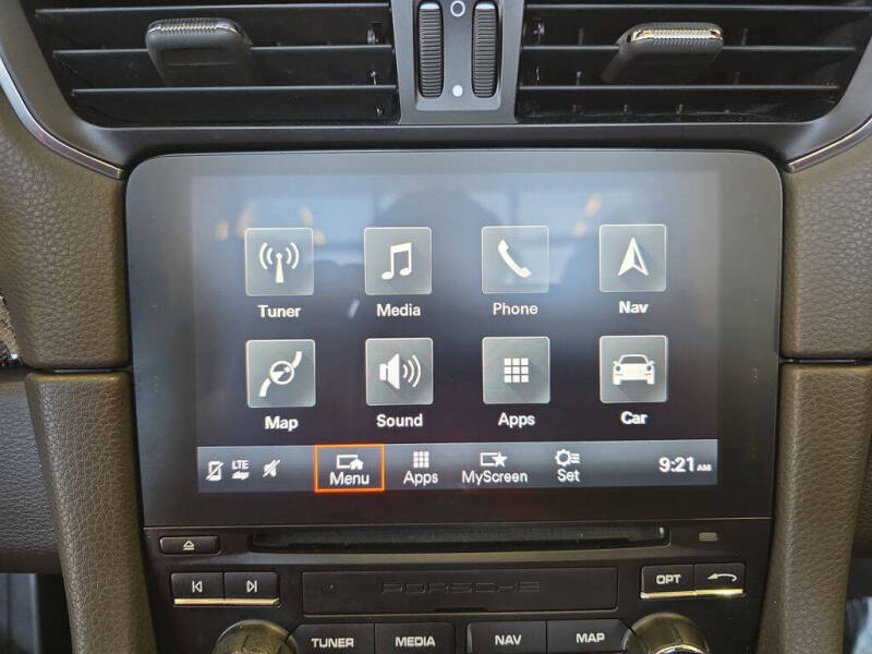 2018 Porsche 911 Carrera