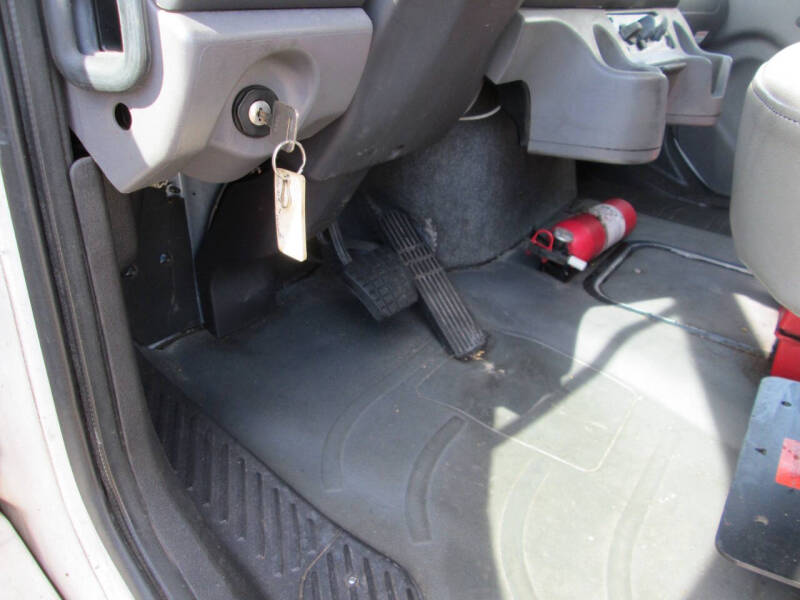 2007 Freightliner Business class M2