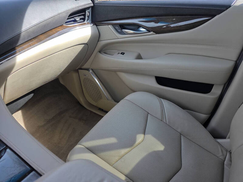 2018 Cadillac Escalade Luxury