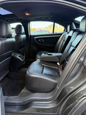 2018 Ford Taurus SEL