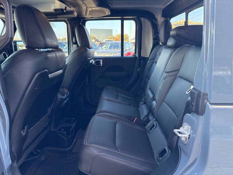 2025 Jeep Gladiator High Tide