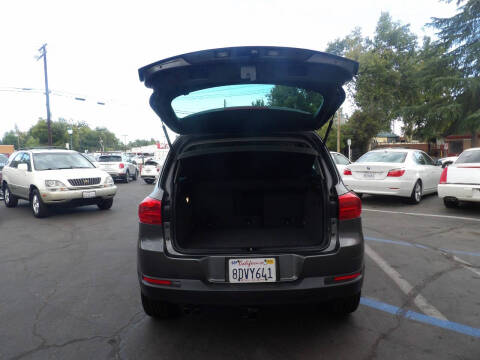 2015 Volkswagen Tiguan SE 4Motion