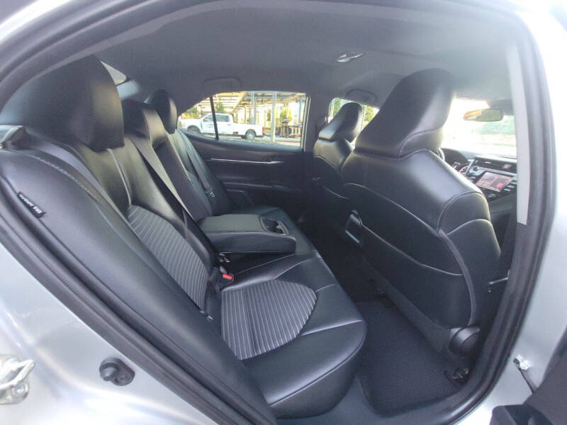 2020 Toyota Camry SE