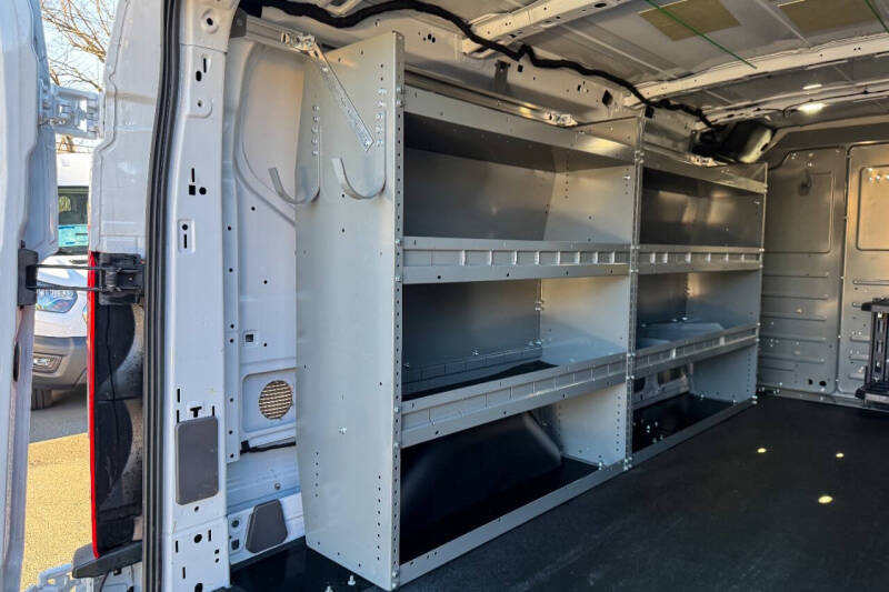 2024 Ford E-Transit 350