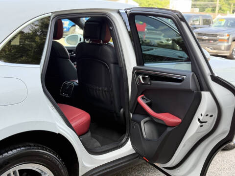 2020 Porsche Macan S