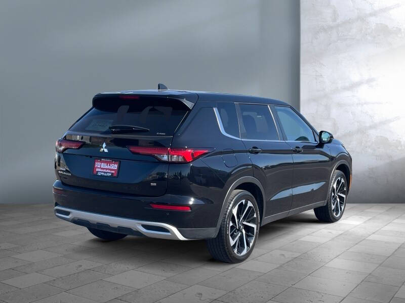 2024 Mitsubishi Outlander SE