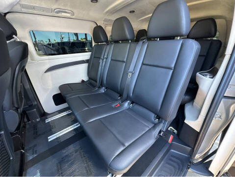 2016 Mercedes-Benz Metris Passenger