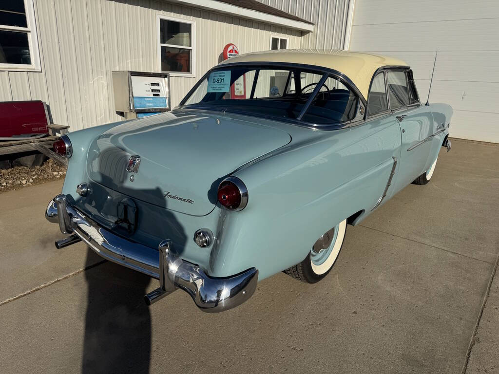 1952 Ford Crestline 14