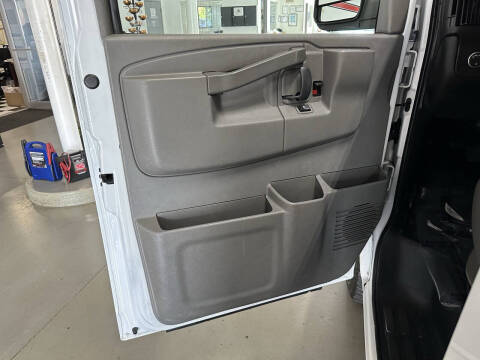 2017 Chevrolet Express LS 2500