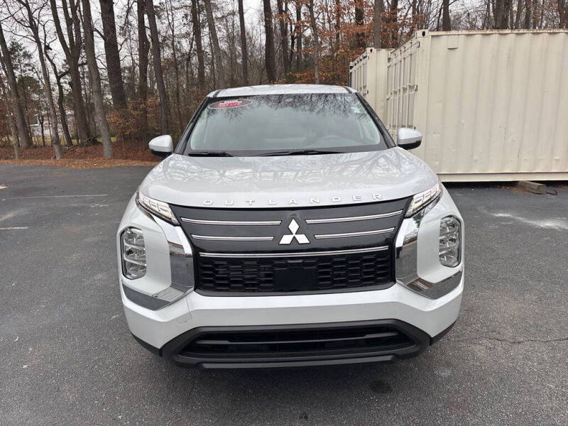 2026 Mitsubishi Outlander ES