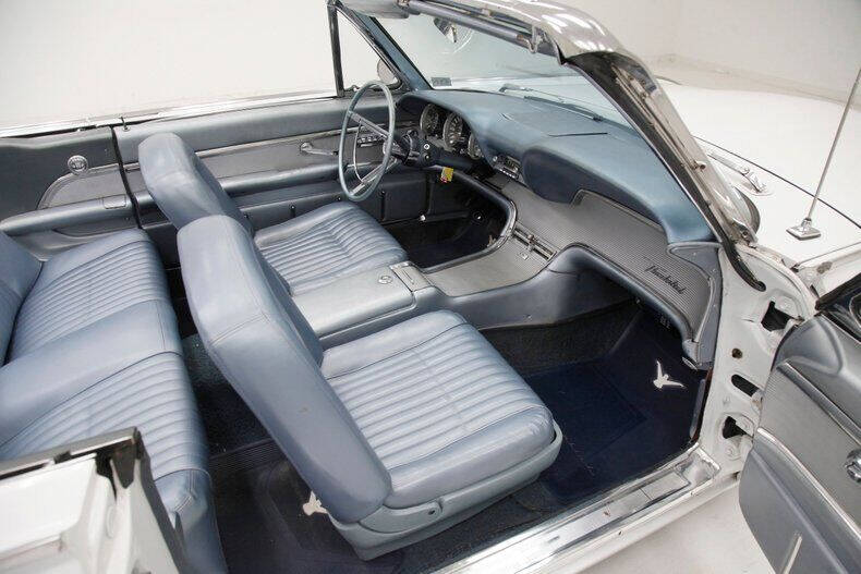 1962 Ford Thunderbird