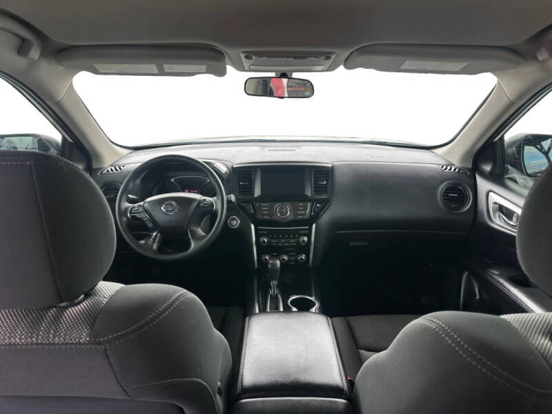 2020 Nissan Pathfinder S