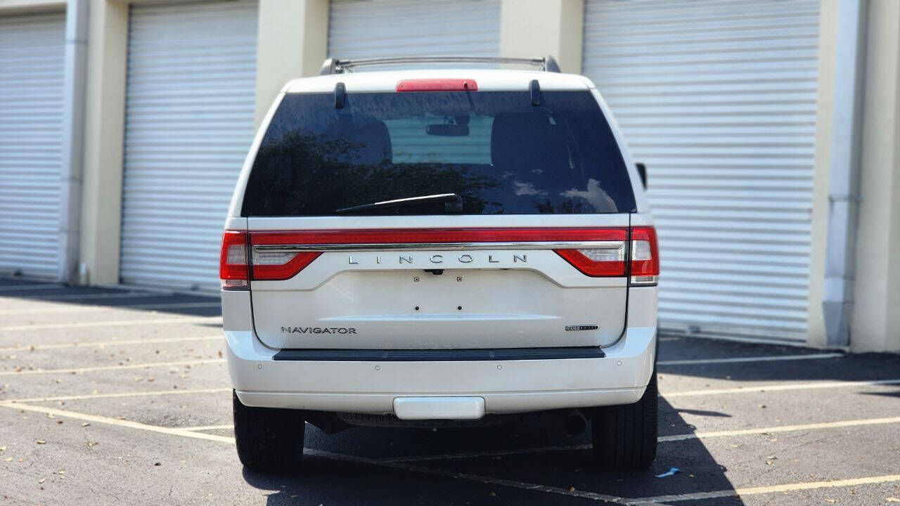 2015 Lincoln Navigator  - $20,900