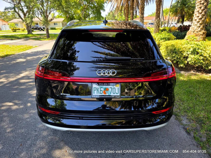 2019 Audi e-tron quattro Premium Plus