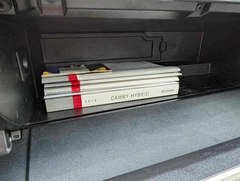 2014 Toyota Camry Hybrid LE