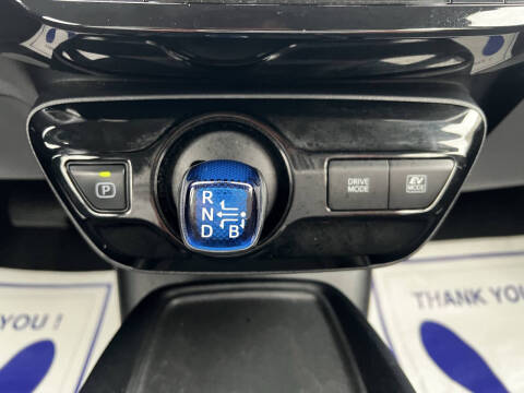 2022 Toyota Prius LE