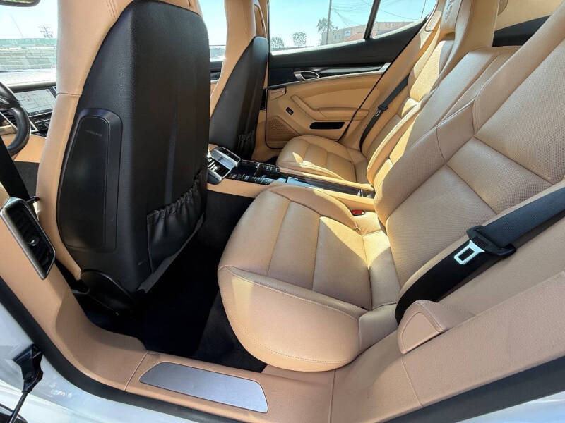 2016 Porsche Panamera S