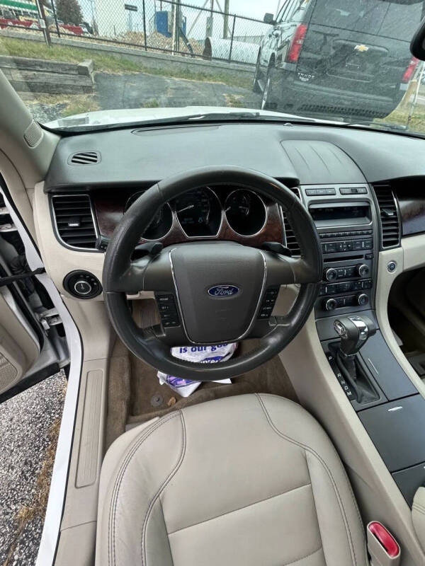 2011 Ford Taurus SEL