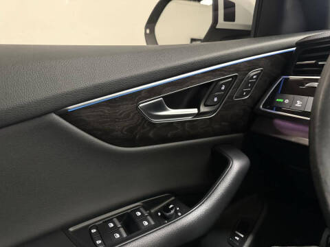 2019 Audi Q8 quattro Premium Plus 55 TFSI