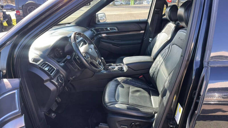 2017 Ford Explorer Platinum