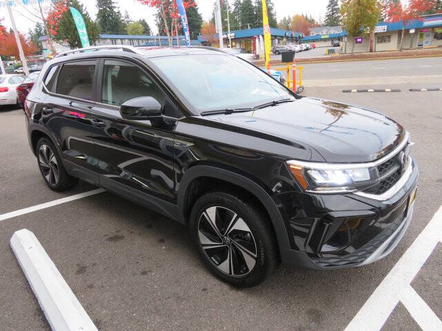 2024 Volkswagen Taos SE 4Motion