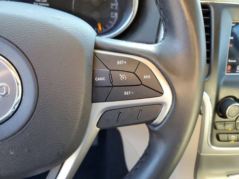 2019 Jeep Grand Cherokee Laredo