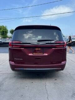 2021 CHRYSLER Pacifica Minivan - $25,897