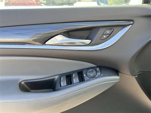 2022 Buick Enclave Essence