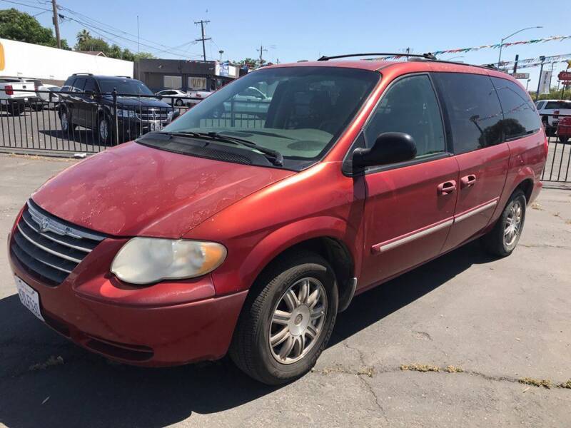 2005 Chrysler Town and Country for sale at CENTURY MOTORS in Fresno CA