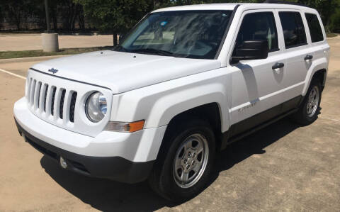 2013 Jeep Patriot for sale at Safe Trip Auto Sales in Dallas TX
