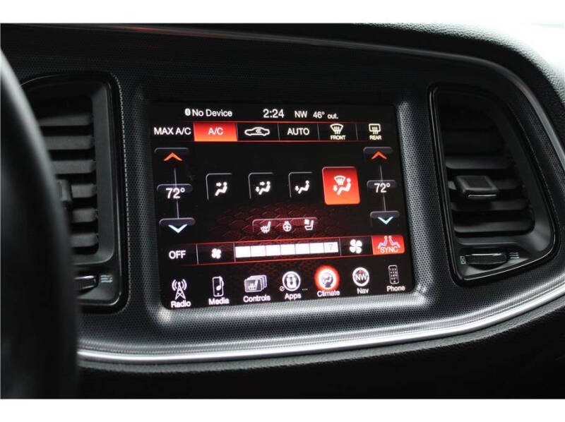 2015 Dodge Challenger SXT Plus