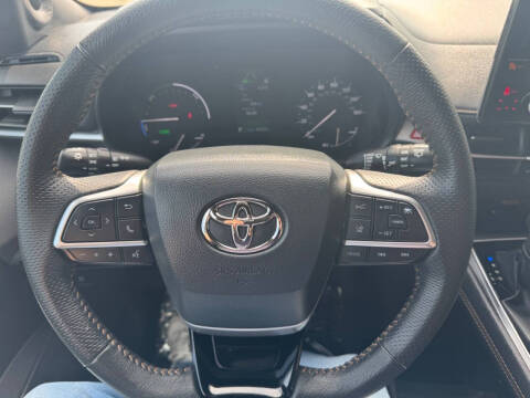 2023 Toyota Sienna Woodland Edition