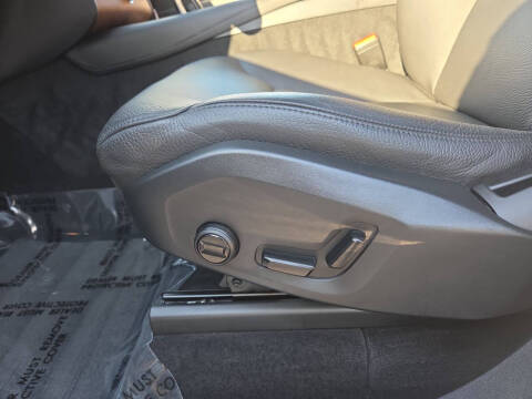 2025 Volvo XC90 B6 Plus Bright Theme 7P