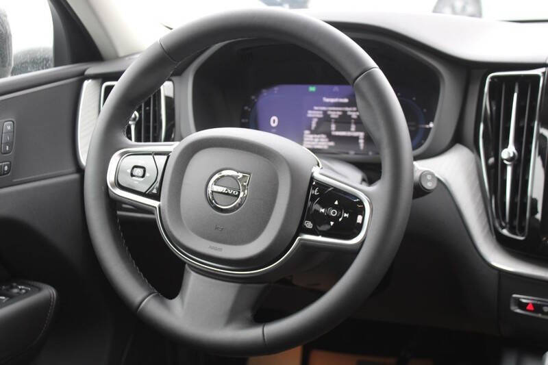 2025 Volvo XC60 T8 Plus Dark Theme