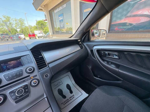 2017 Ford Taurus SEL