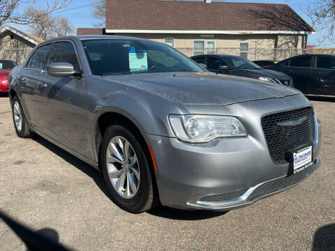 2016 Chrysler 300 for sale at El Tucanazo Auto Sales in Grand Island NE