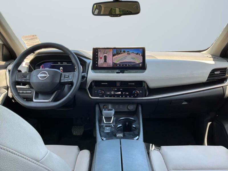 2025 Nissan Rogue SL
