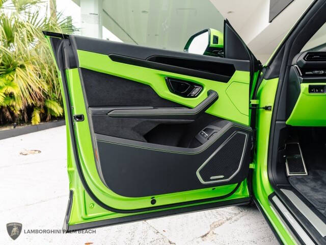 2025 Lamborghini Urus SE