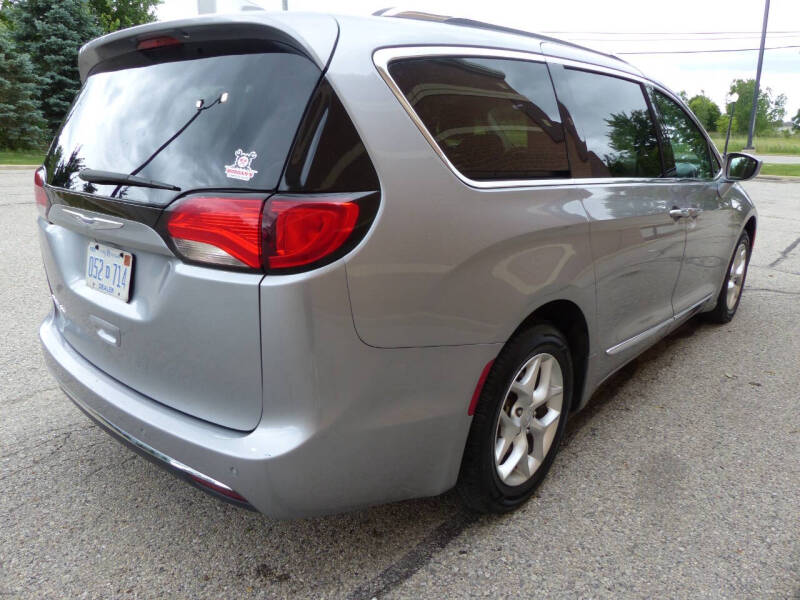 2020 Chrysler Pacifica Touring L