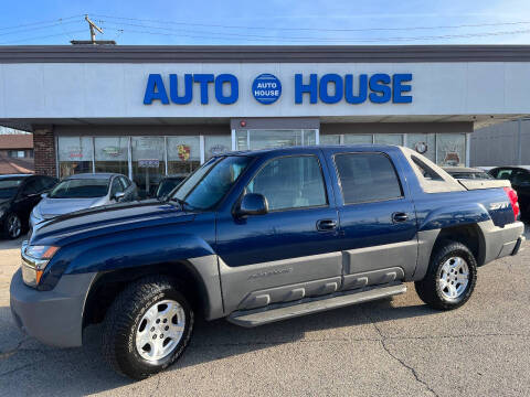 2002 Chevrolet Avalanche for sale at Auto House Motors in Downers Grove IL