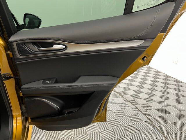 2022 Alfa Romeo Stelvio Veloce