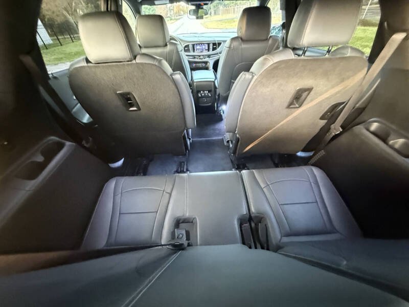 2022 Buick Enclave Essence