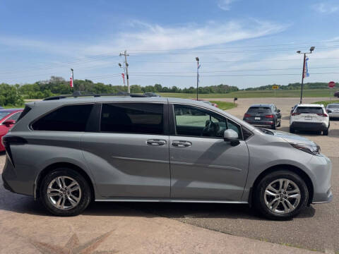 2023 Toyota Sienna Woodland Edition