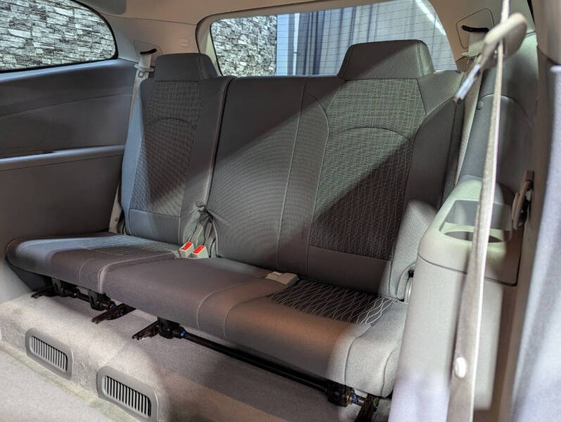 2017 Chevrolet Traverse LS