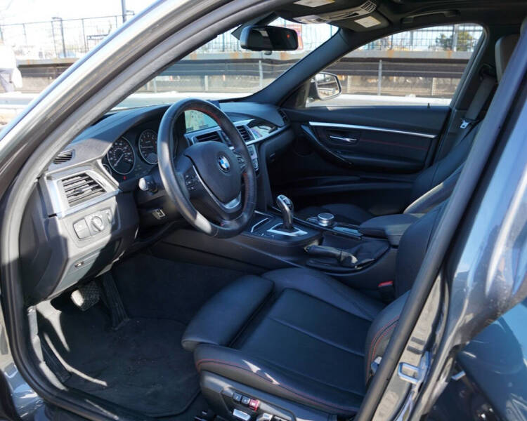 2018 BMW 3 Series 330i xDrive