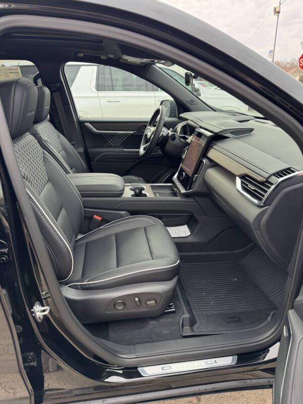 2025 GMC Acadia Denali