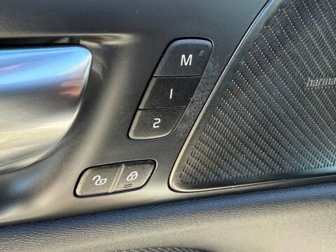 2024 Volvo S60 B5 Ultimate Dark Theme