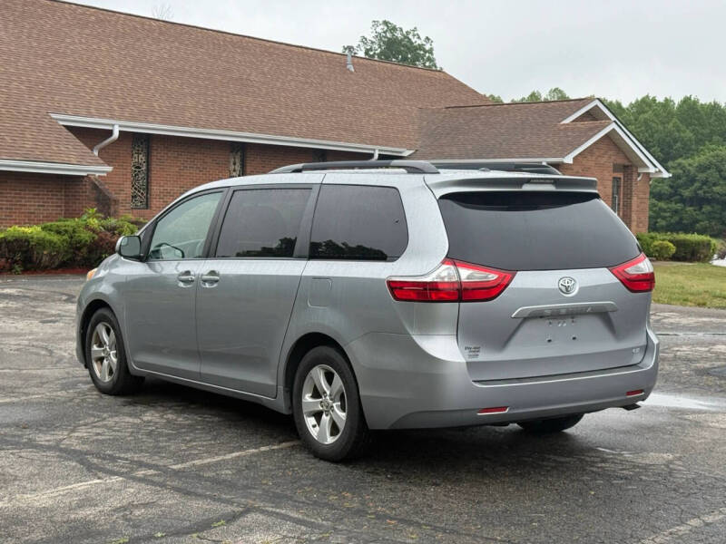 2017 Toyota Sienna