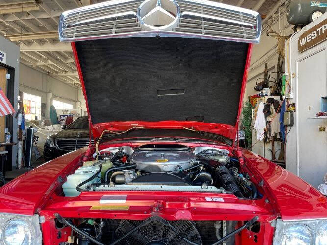 1988 Mercedes-Benz 560-Class 560 SL